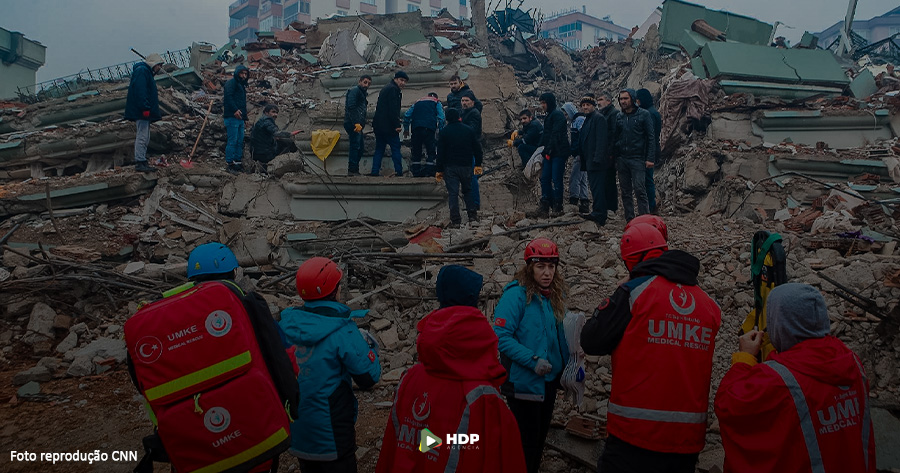 Terremoto na Turquia _ Número de mortos já passa de 5 mil