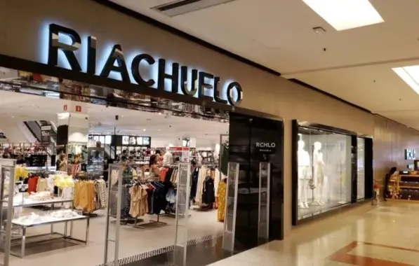 VÍDEO: Funcionário da Riachuelo do Shopping da Bahia é agredido por cliente