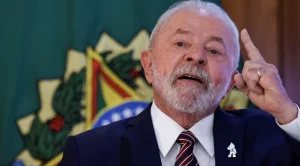 Após polêmica, Lula diz condenar “violação da integridade territorial da Ucrânia”